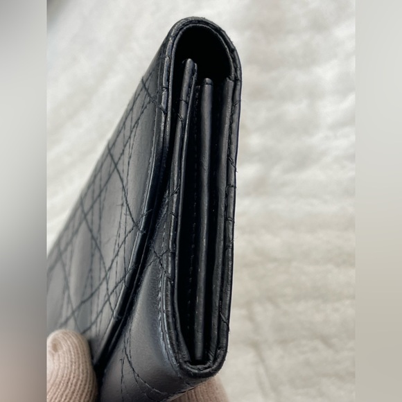 Christian Dior cannage quilted leather long wallet (charm D zipper puller) - Picture 8 of 17